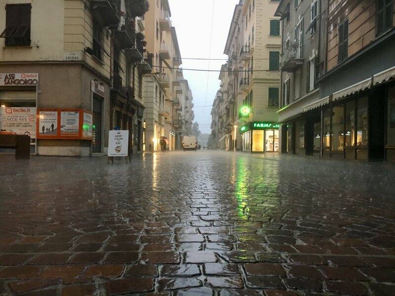 Corso Cavour sotto la pioggia