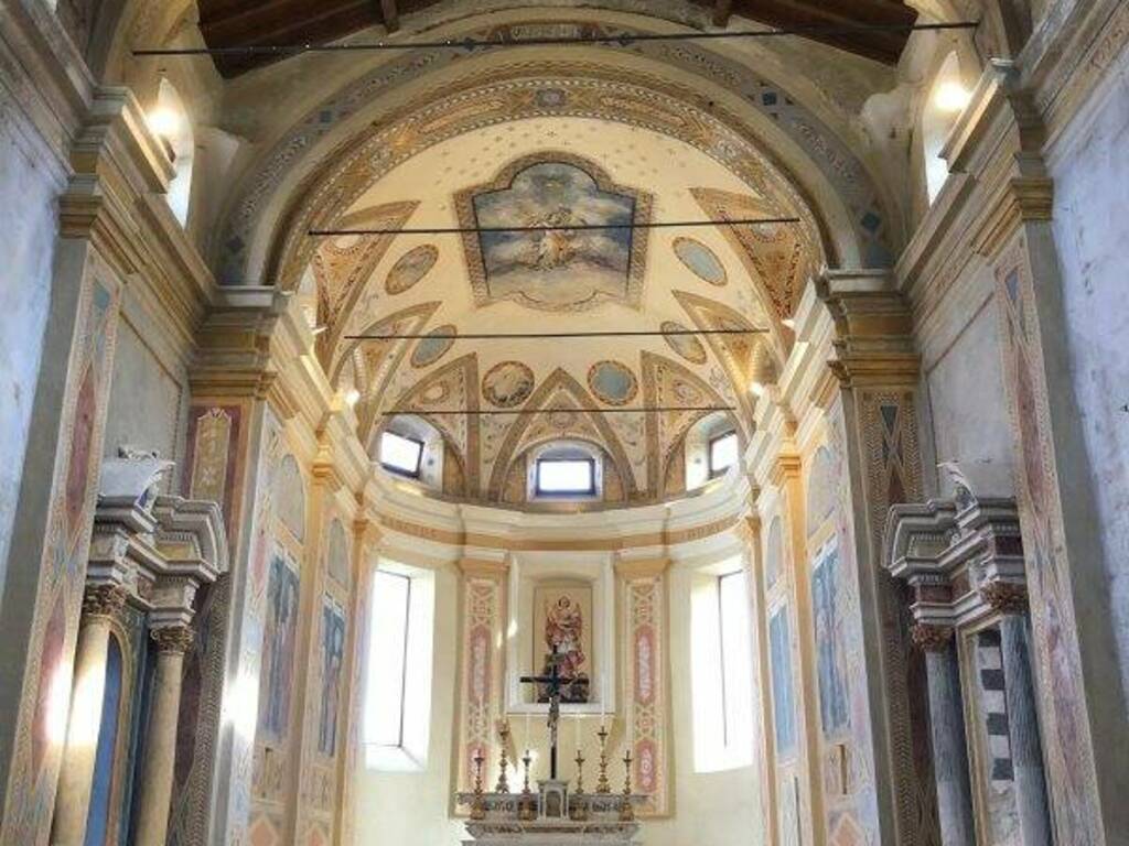 L'altare maggiore di San Michele Arcangelo