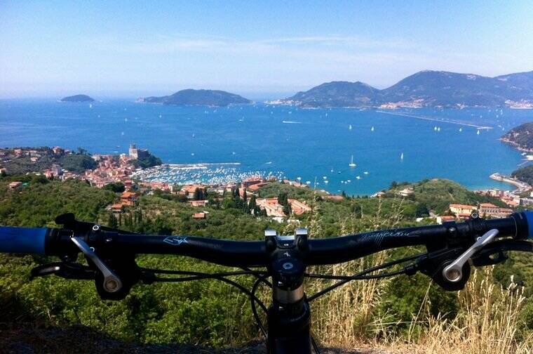 Il Golfo visto dal promontorio del Caprione