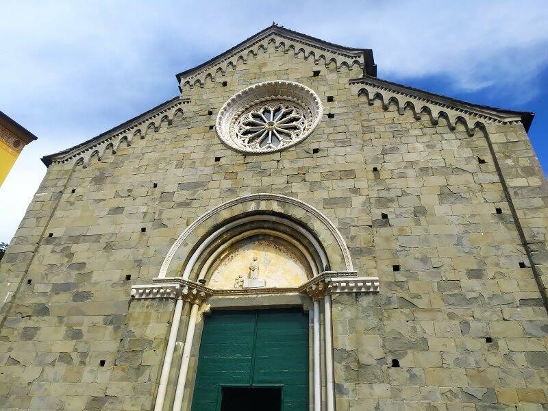 La facciata della chiesa di Corniglia