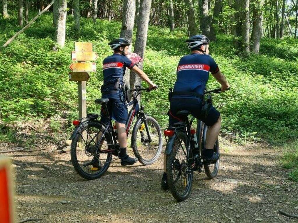 Parco Cinque Terre, carabinieri forestali in sella a mountain bike a pedalata assistita