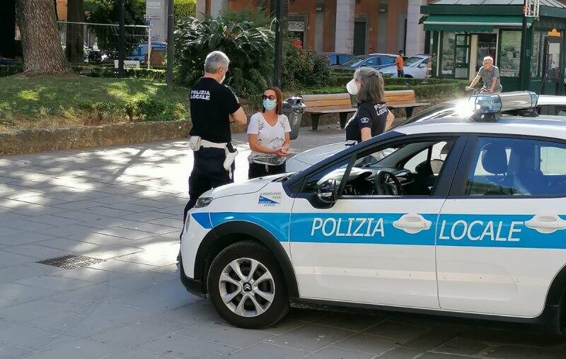 Polizia locale in Piazza Brin