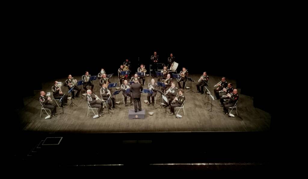 Il concerto della fanfara della Marina militare al Teatro nazionale di Genova