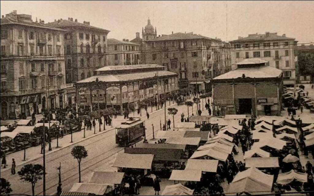 Piazza Cavour e la copertura liberty