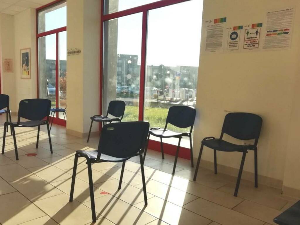 Sala di osservazione all'Hub vaccinale dell'ospedale di Sarzana