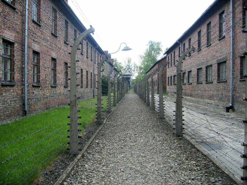 Auschwitz, baracche (2005) (foto Giorgio Pagano)