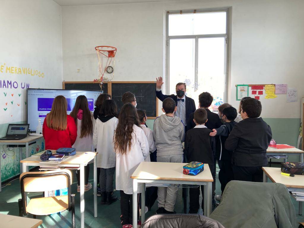 Incontri sul cinema con Joe Denti alla scuola elementare di Santa Caterina