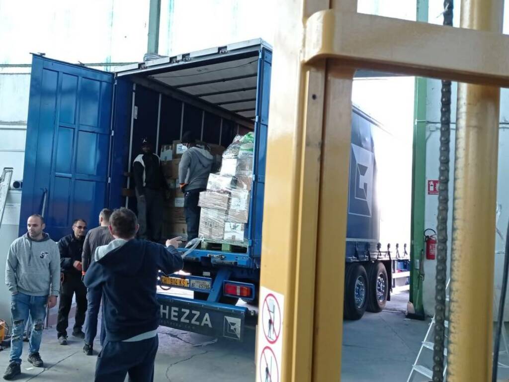 Caritas, parte un furgone pieno di aiuti per l'Ucraina 
