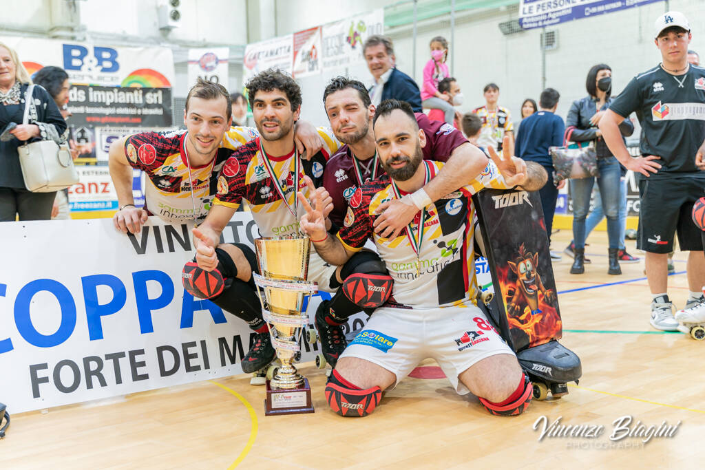 After winning the Italian Cup, Hockey Sarzana is now seeking to play the Scudetto play-offs