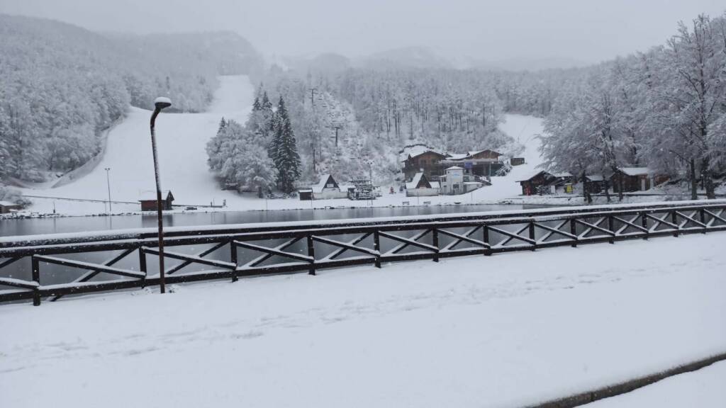 Neve a Cerreto Laghi (foto pagina Facebook TurismoAppennino - Cerreto Laghi)