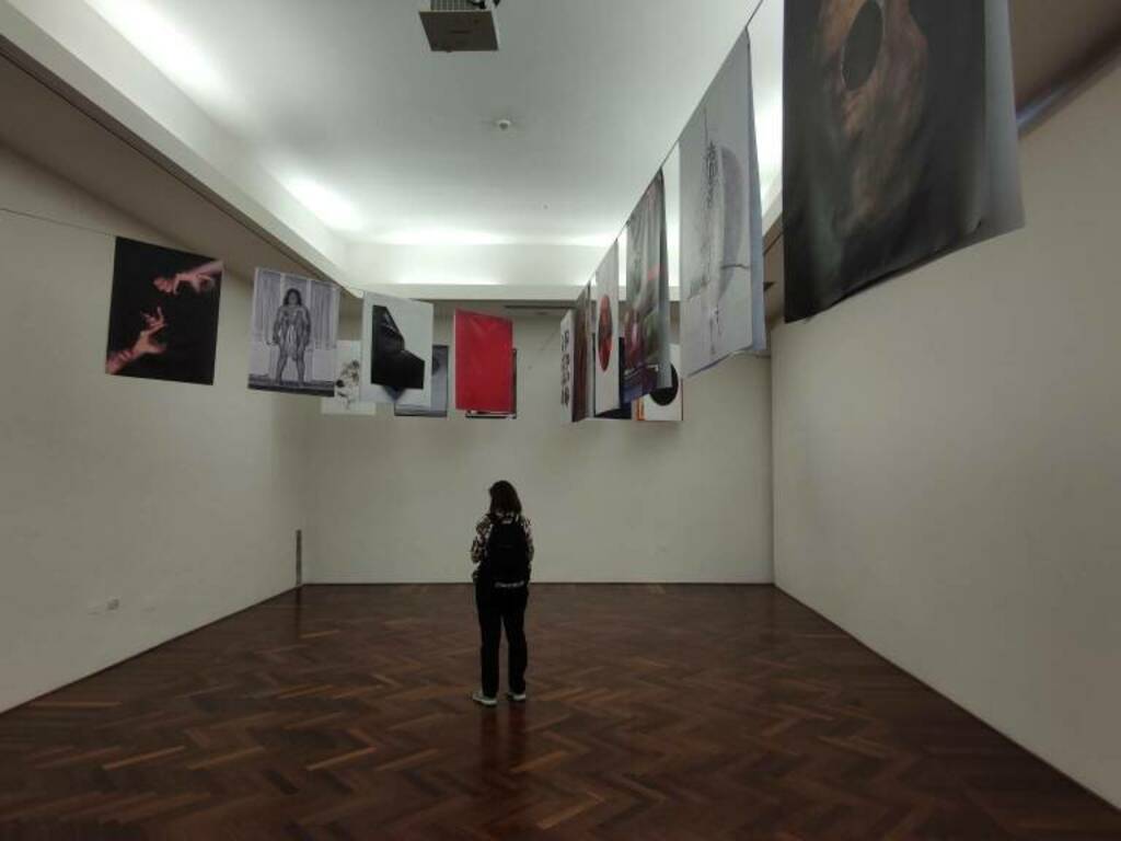 "Attraverso l'arte", la mostra sui 50 anni di storia della galleria Il Gabbiano al Camec