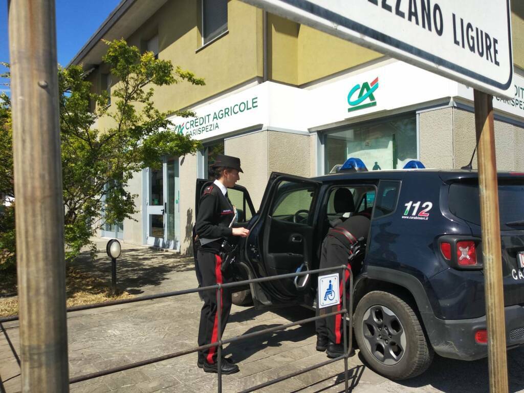 Carabinieri presso la filiale Credit Agricole dei Prati