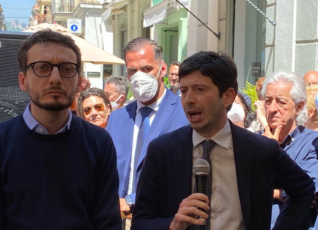 Il Ministro Speranza alla Spezia per Sommovigo fra simpatizzanti e contestatori no vax 