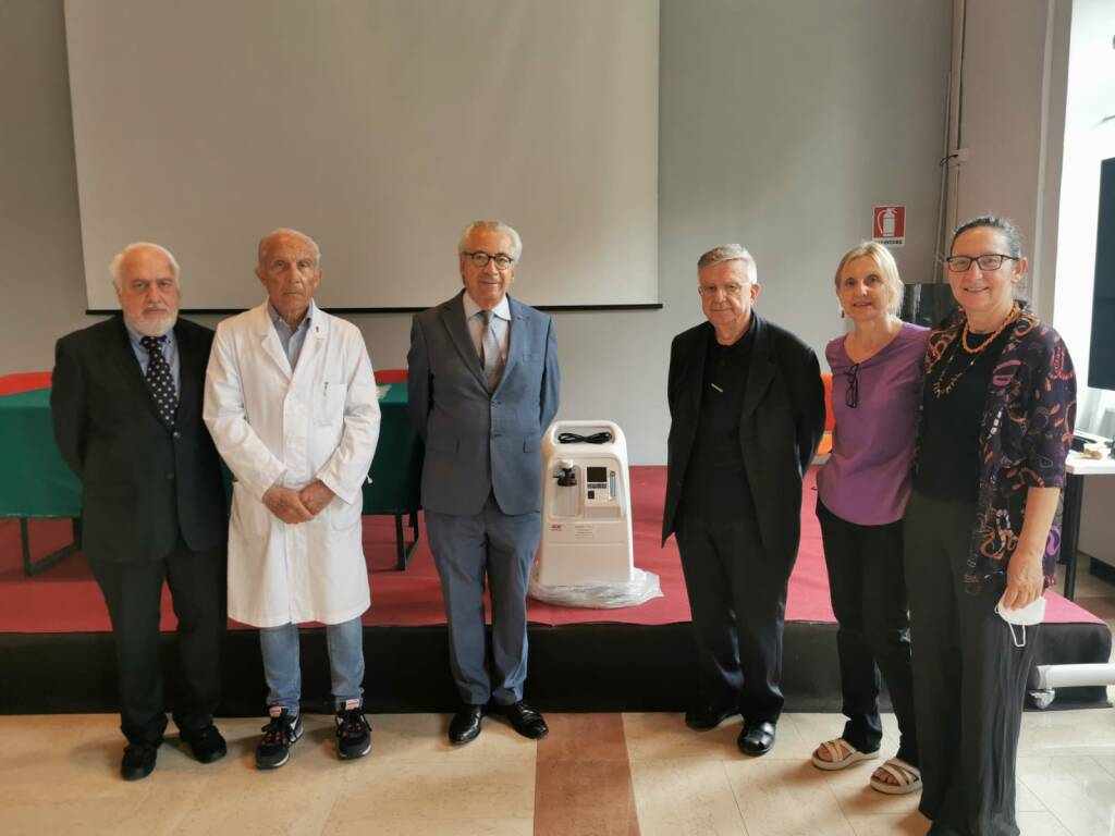 Il Rotary club Sarzana- Lerici consegna un concentratore di ossigeno all’Istituto “La Missione”  