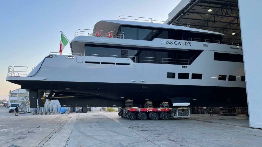 Il varo di Miss Candy, primo mega yacht di Siman