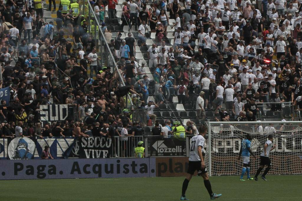 Spezia-Napoli, incidenti nel settore ospiti