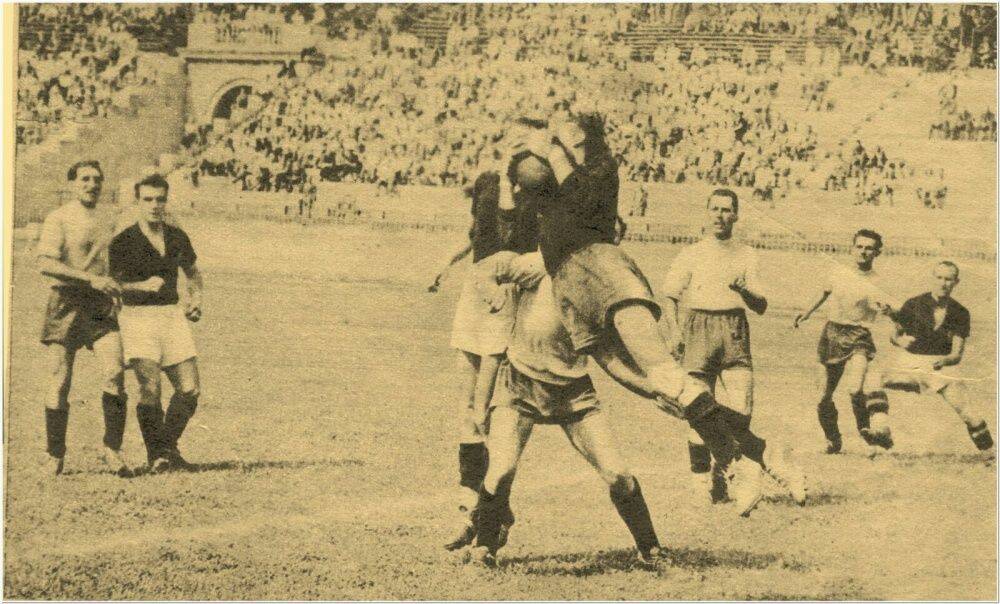 Un'immagine della partita Vigili del Fuoco Spezia-Torino, 16 luglio 1944