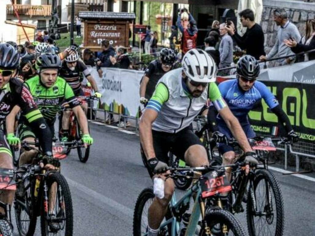 Sulle strade della Val Gardena due spezzini si mettono in mostra in mountain bike