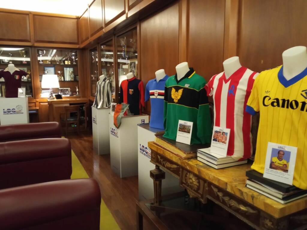  “Un amore chiamato calcio”, anche lo Spezia rappresentato alla mostra di magliette e cimeli