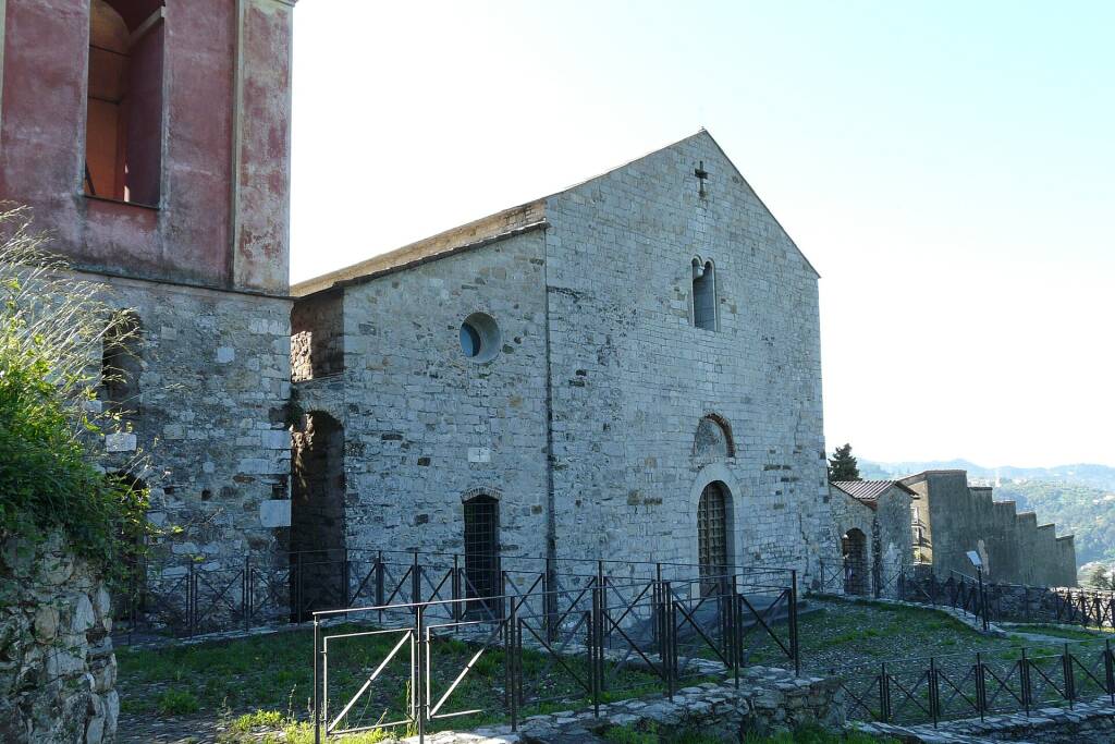 Chiesa di Santa Maria a Vezzano Ligure (ph Fai)