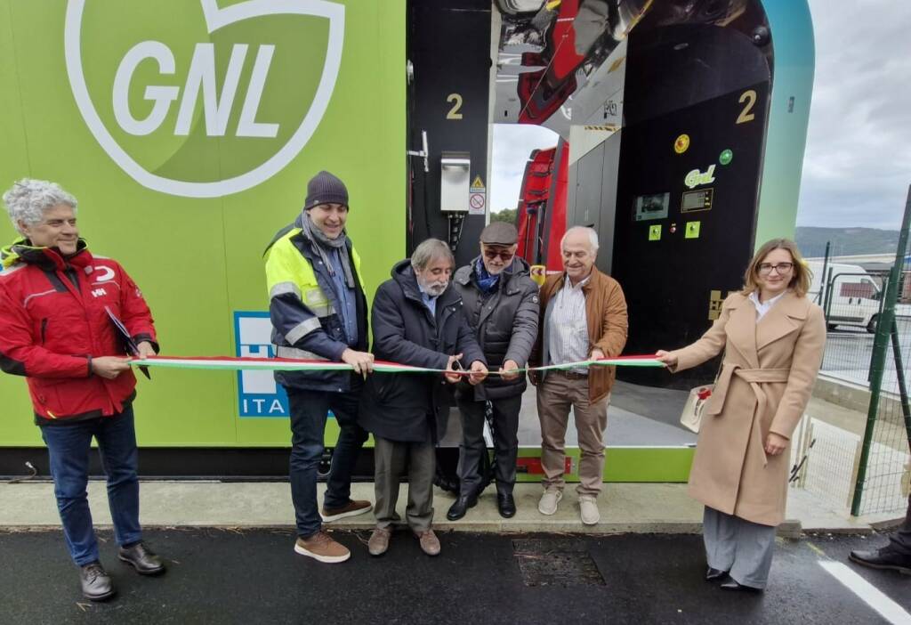 L'inaugurazione del nuovo impianto Gnl al Truck village degli Stagnoni