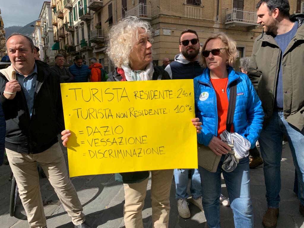 Protesta Cinque Terre alla Spezia